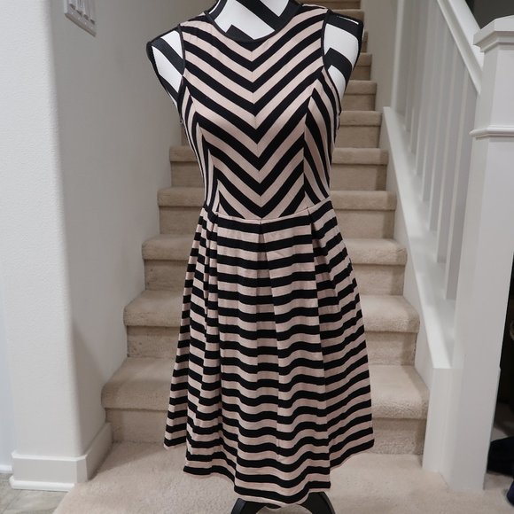 Striped Sleeveless Dress - Picture 1 of 7